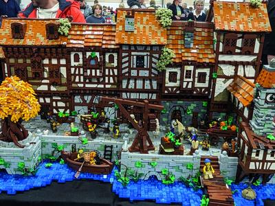 mittelalterliche Häuser aus Legosteinen