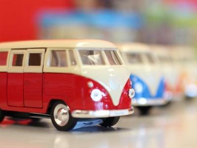 VW Bus red